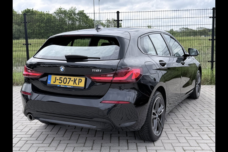 BMW 1-serie 118i Executive Edition | 1ste eigenaar | PDC | Carplay |