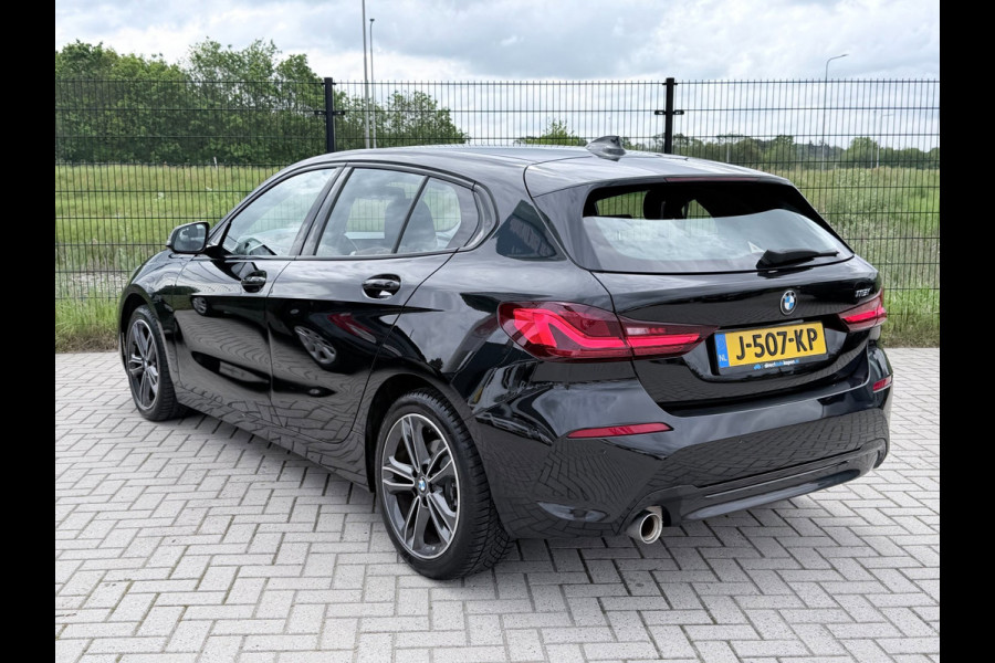 BMW 1-serie 118i Executive Edition | 1ste eigenaar | PDC | Carplay |