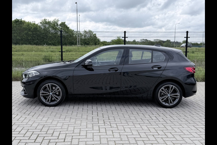 BMW 1-serie 118i Executive Edition | 1ste eigenaar | PDC | Carplay |