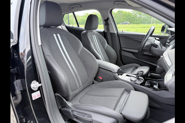BMW 1-serie 118i Executive Edition | 1ste eigenaar | PDC | Carplay |