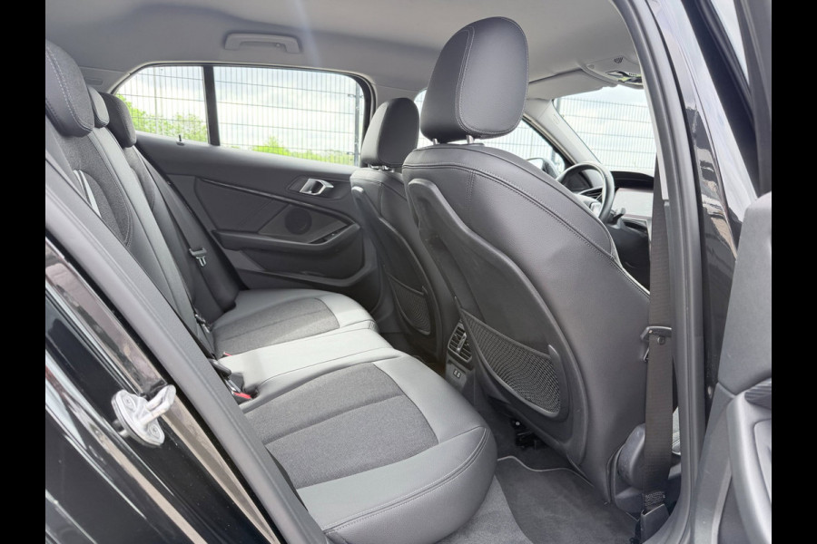 BMW 1-serie 118i Executive Edition | 1ste eigenaar | PDC | Carplay |