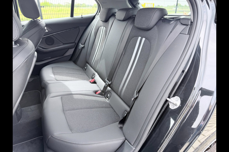 BMW 1-serie 118i Executive Edition | 1ste eigenaar | PDC | Carplay |