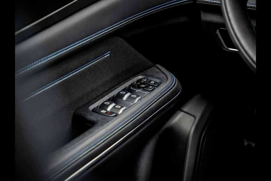 Lynk & Co 01 1.5 Plug-In Hybrid 262pk BLACKED OUT | Trekhaak | Zwarte hemel
