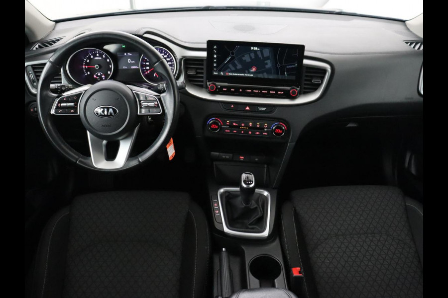 Kia Ceed 1.0 T-GDi DynamicLine | Carplay | Camera | Navigatie | Climate control | Parkeerhulp | Cruise control | Bluetooth | DAB | Lichtmetalen velgen
