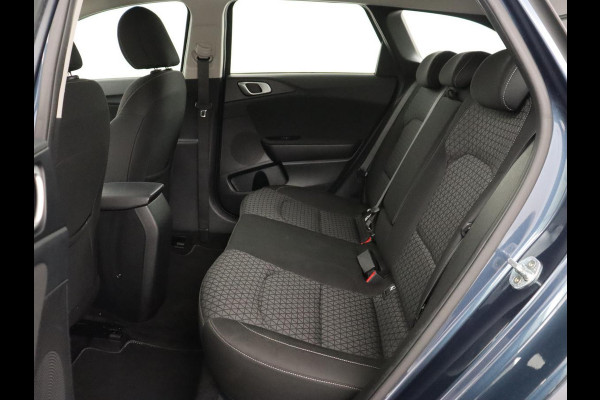 Kia Ceed 1.0 T-GDi DynamicLine | Carplay | Camera | Navigatie | Climate control | Parkeerhulp | Cruise control | Bluetooth | DAB | Lichtmetalen velgen
