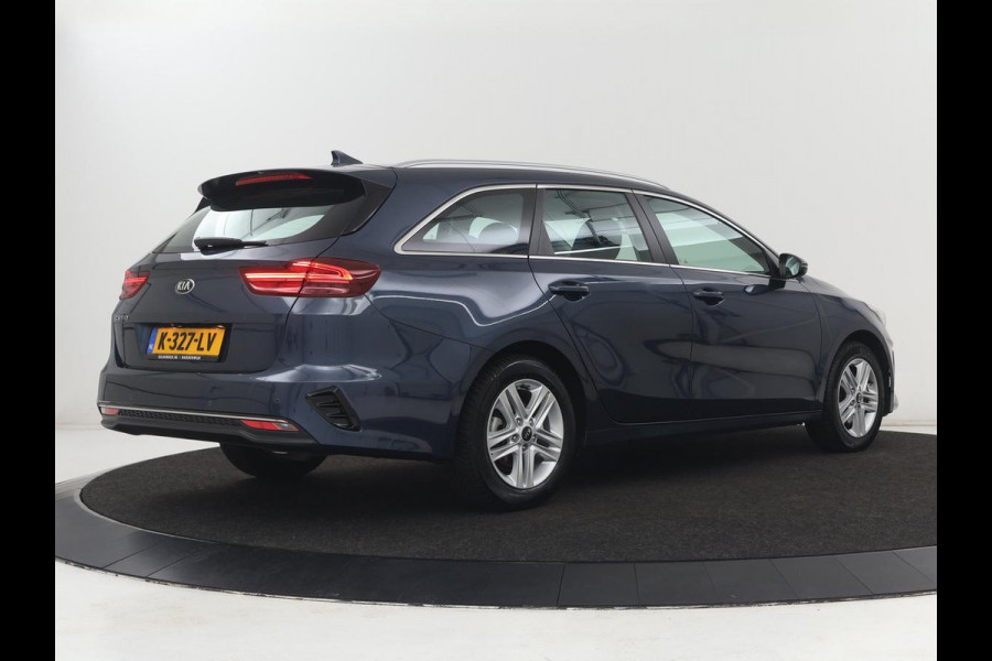 Kia Ceed 1.0 T-GDi DynamicLine | Carplay | Camera | Navigatie | Climate control | Parkeerhulp | Cruise control | Bluetooth | DAB | Lichtmetalen velgen