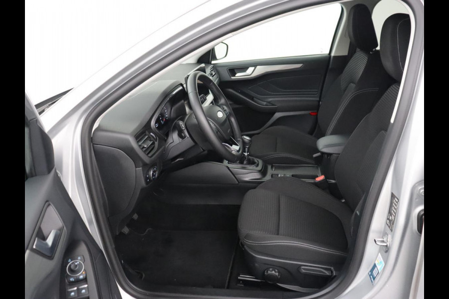 Ford Focus 1.0 EcoBoost Hybrid Titanium | Origineel NL | Carplay | Keyless | Navigatie | Climate control | Cruise control | Bluetooth | Full LED | Parkeerhulp | 38.100km NAP
