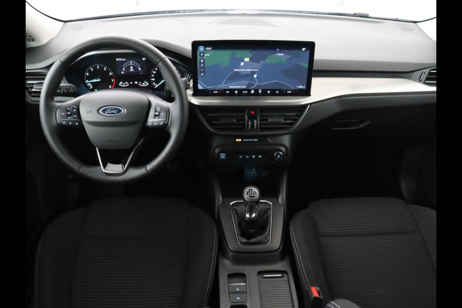 Ford Focus 1.0 EcoBoost Hybrid Titanium | Origineel NL | Carplay | Keyless | Navigatie | Climate control | Cruise control | Bluetooth | Full LED | Parkeerhulp | 38.100km NAP