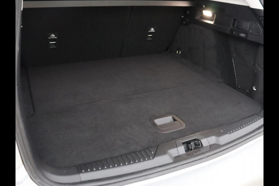 Ford Focus 1.0 EcoBoost Hybrid Titanium | Origineel NL | Carplay | Keyless | Navigatie | Climate control | Cruise control | Bluetooth | Full LED | Parkeerhulp | 38.100km NAP