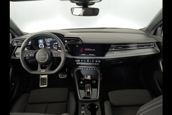 Audi A3 Sportback 40 TFSI e S edition 204 pk S-tronic | Verlengde garantie | Navigatie | Parkeersensoren (Park assist) | Achteruitrijcamera | Stoelverwarming | S-Line |