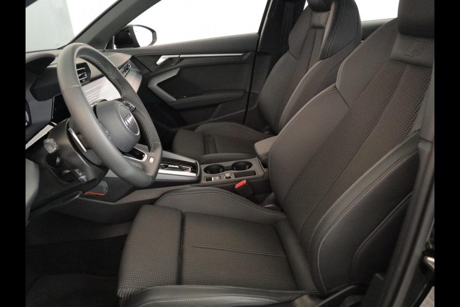 Audi A3 Sportback 40 TFSI e S edition 204 pk S-tronic | Verlengde garantie | Navigatie | Parkeersensoren (Park assist) | Achteruitrijcamera | Stoelverwarming | S-Line |