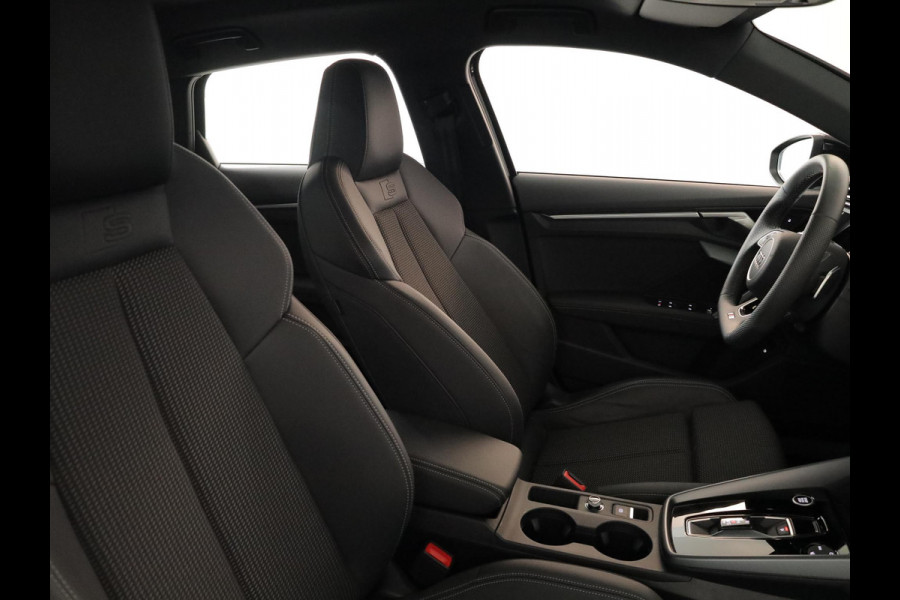 Audi A3 Sportback 40 TFSI e S edition 204 pk S-tronic | Verlengde garantie | Navigatie | Parkeersensoren (Park assist) | Achteruitrijcamera | Stoelverwarming | S-Line |