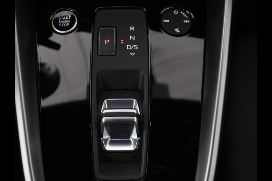 Audi A3 30 TFSI Advanced edition | Stoelverwarming | Adaptive cruise | Keyless | Camera | Carplay | Audi Sound | Full LED | Climate control | Virtual Cockpit | Parkeerhulp