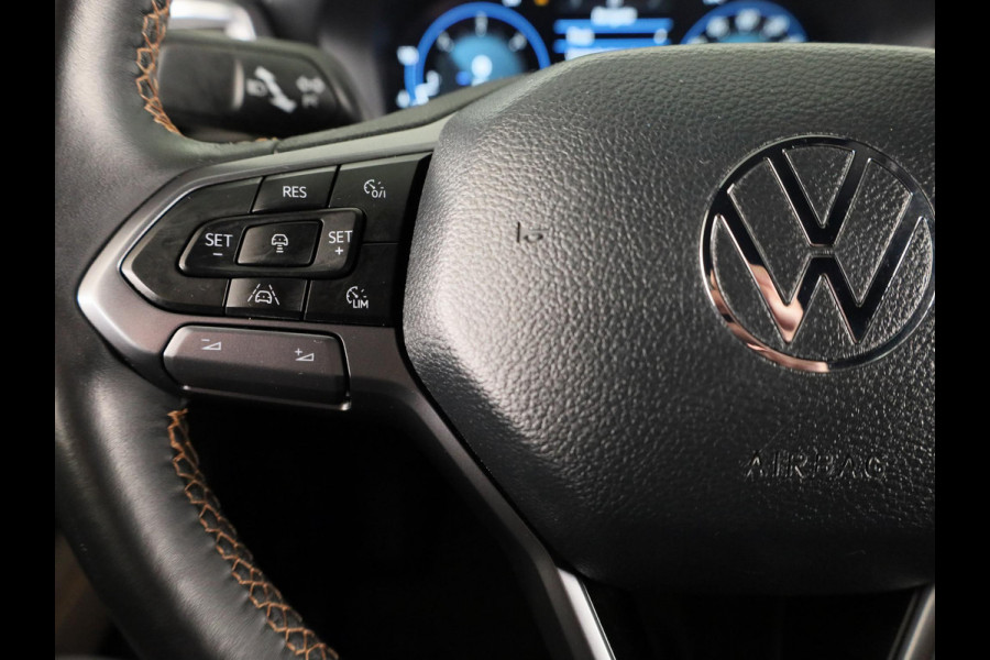 Volkswagen Amarok 3.0 TDI 4Motion Single cab Pan Americana 240 PK Automaat | Lederen bekleding | Trekhaak | Rolhoes |