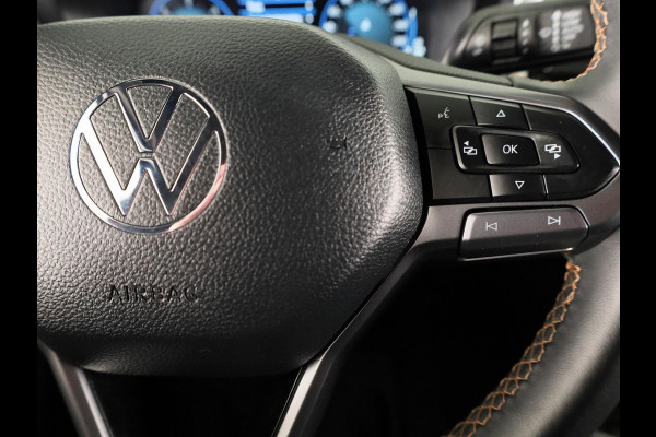 Volkswagen Amarok 3.0 TDI 4Motion Single cab Pan Americana 240 PK Automaat | Lederen bekleding | Trekhaak | Rolhoes |