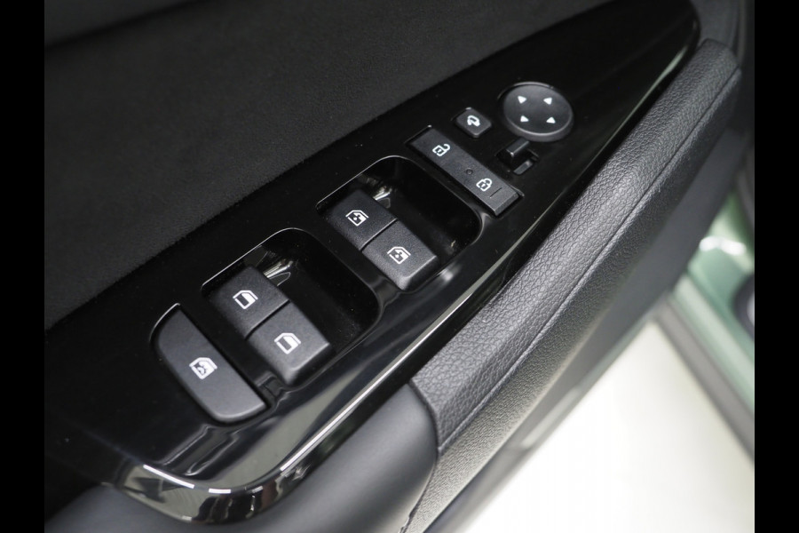 Kia Sportage 1.6 T-GDi Plug-in Hybrid AWD GT-Line | Panoramadak | Sportstoelen | Leder | 360 | Keyless | Adaptive Cruise | Sfeerlicht | Carplay