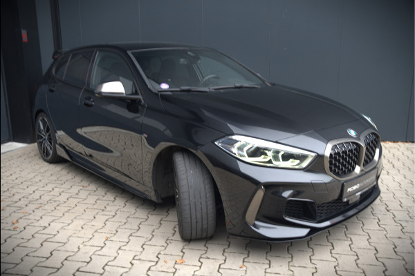 BMW 1-serie M135i xDrive High Executive Edition | M Performance | Stoelverwarming | Cruise Control | Adaptive LED | Ambiance Verlichting | HIFI | Grootlichtassistent | M Sport Remmen
