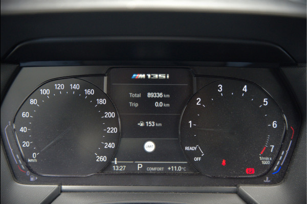 BMW 1-serie M135i xDrive High Executive Edition | M Performance | Stoelverwarming | Cruise Control | Adaptive LED | Ambiance Verlichting | HIFI | Grootlichtassistent | M Sport Remmen