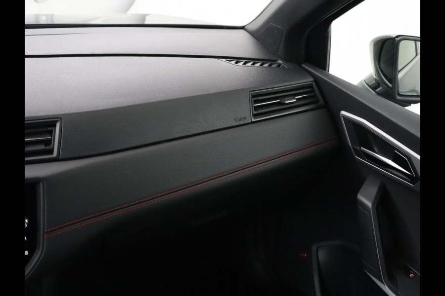Seat Arona 1.0 TSI FR Intense | Carplay | Beats Pack | Adaptive cruise | Keyless | Full LED | Camera | Navigatie | Climate control | Bluetooth | Parkeerhulp | Getint glas