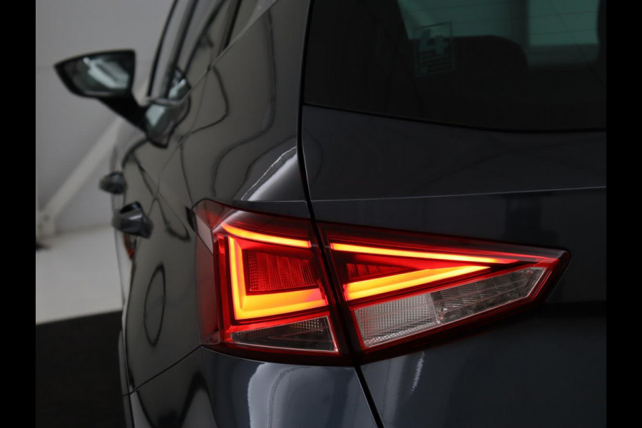 Seat Arona 1.0 TSI FR Intense | Carplay | Beats Pack | Adaptive cruise | Keyless | Full LED | Camera | Navigatie | Climate control | Bluetooth | Parkeerhulp | Getint glas