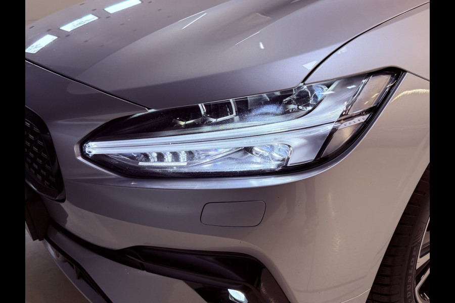 Volvo V90 2.0 B4 R-Design | Panoramadak | Elektr. trekhaak | Head-Up | Camera | Harman Kardon | Adaptive cruise | Dealer onderhouden