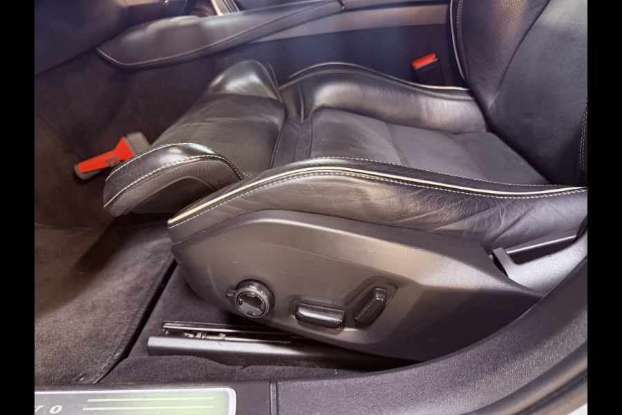 Volvo V90 2.0 B4 R-Design | Panoramadak | Elektr. trekhaak | Head-Up | Camera | Harman Kardon | Adaptive cruise | Dealer onderhouden