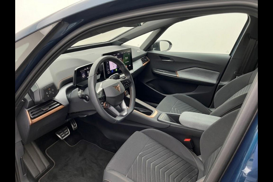 CUPRA Born Business 63 kWh 231pk | Parkeercamera | Navigatie | 19 inch Lichtmetalen velgen | Adaptieve cruise controle | Verwarmbare voorstoelen | Verwarmbaar stuurwiel