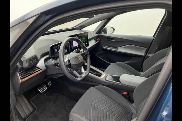 CUPRA Born Business 63 kWh 231pk | Parkeercamera | Navigatie | 19 inch Lichtmetalen velgen | Adaptieve cruise controle | Verwarmbare voorstoelen | Verwarmbaar stuurwiel