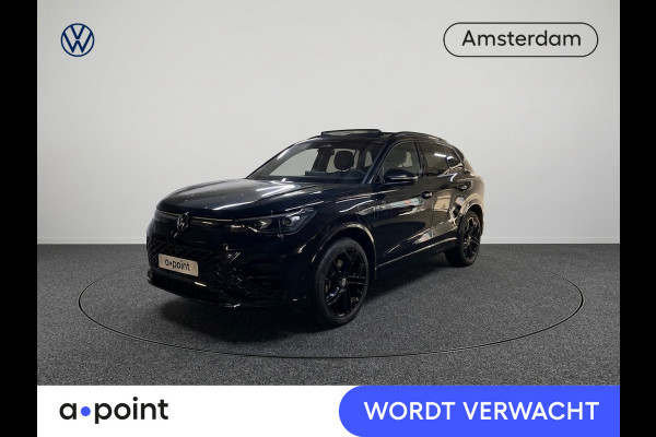 Volkswagen Tiguan 1.5 eHybrid R-Line Edition 272 pk Automaat (DSG) | Verlengde garantie | Navigatie | Panoramadak | Trekhaak (wegklapbaar) | Parkeersensoren (Park assist) | Rondomzicht camera | Lederen bekleding | R-Line |