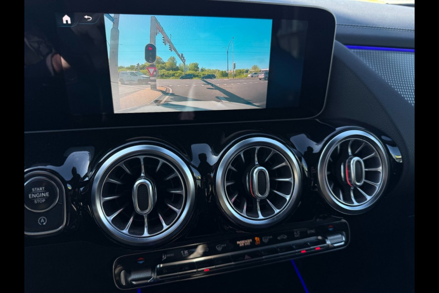 Mercedes-Benz GLA GLA 200 Progressive Leer/Trekhaak/19inch/Premium-pakket/Parkeerpakket/new model