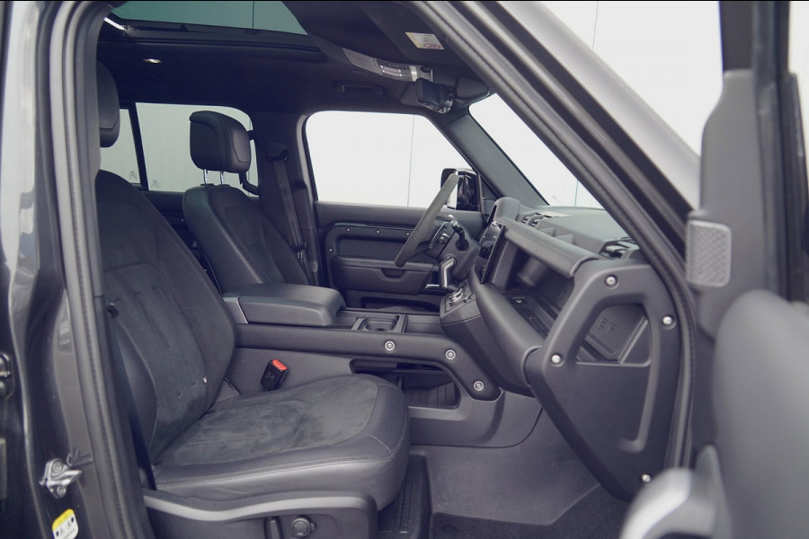 Land Rover Defender 110 5.0 P525 110 V8 / Pano / Trekhaak / Head-Up / Meridian Audio / 360 Camera / Compleet!