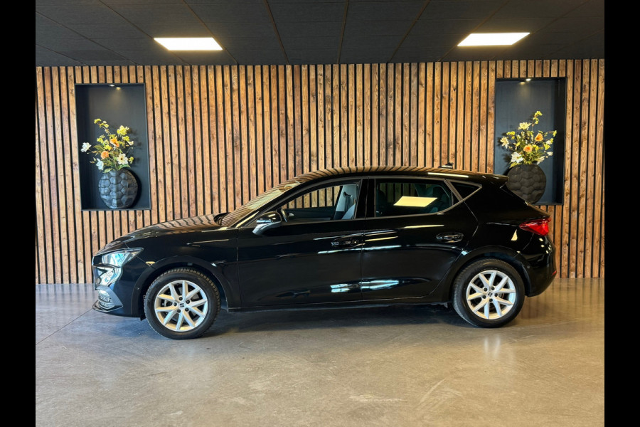 Seat Leon Sportstourer 1.0 eTSI Style Business Intense / Carplay / Sfeerverlichting / Cruise control / Parkeersensoren