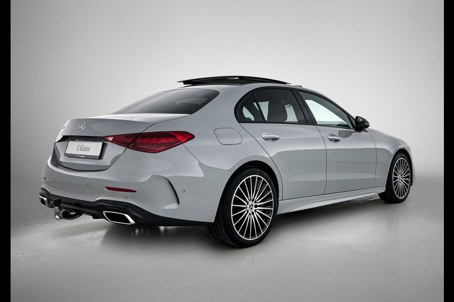 Mercedes-Benz C-Klasse 300 e Business Solution AMG | Nightpakket | Comfortpakket Plus | Middenconsole metaalstructuur | Trekhaak | Panoramaschuifdak | Smartphone integratie | 360° camera | Sfeerverlichting |