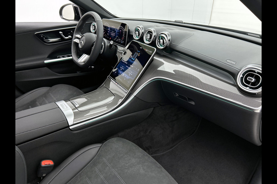 Mercedes-Benz C-Klasse 300 e Business Solution AMG | Nightpakket | Comfortpakket Plus | Middenconsole metaalstructuur | Trekhaak | Panoramaschuifdak | Smartphone integratie | 360° camera | Sfeerverlichting |