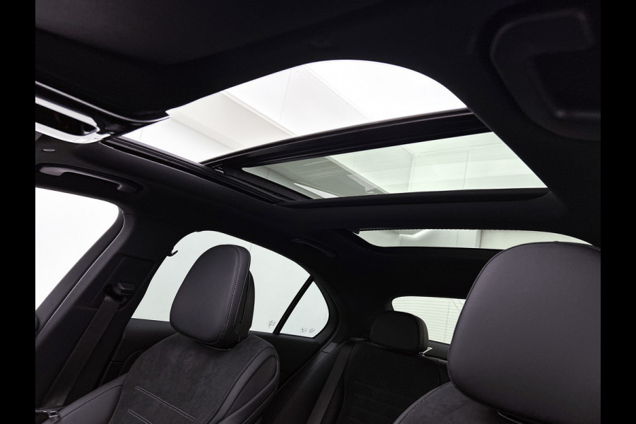 Mercedes-Benz C-Klasse 300 e Business Solution AMG | Nightpakket | Comfortpakket Plus | Middenconsole metaalstructuur | Trekhaak | Panoramaschuifdak | Smartphone integratie | 360° camera | Sfeerverlichting |