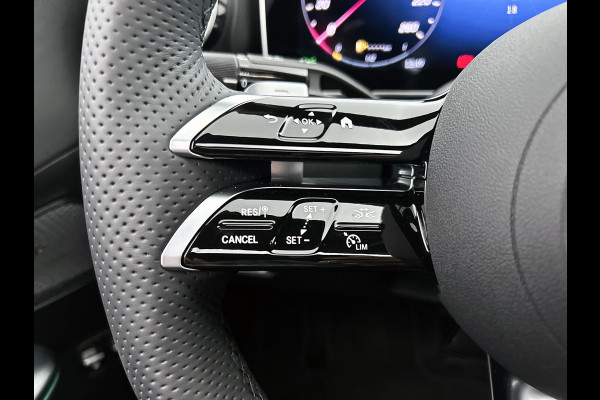 Mercedes-Benz C-Klasse 300 e Business Solution AMG | Nightpakket | Comfortpakket Plus | Middenconsole metaalstructuur | Trekhaak | Panoramaschuifdak | Smartphone integratie | 360° camera | Sfeerverlichting |