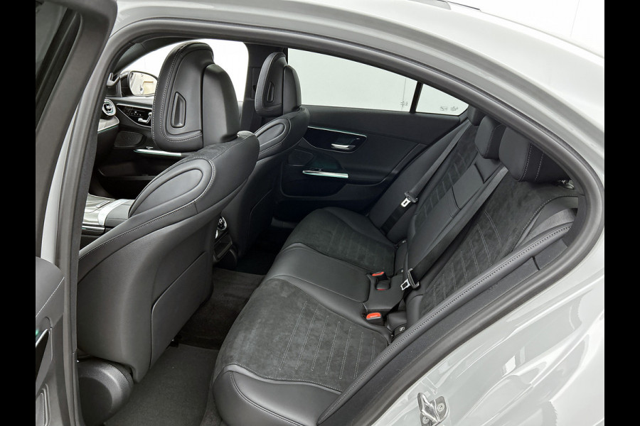 Mercedes-Benz C-Klasse 300 e Business Solution AMG | Nightpakket | Comfortpakket Plus | Middenconsole metaalstructuur | Trekhaak | Panoramaschuifdak | Smartphone integratie | 360° camera | Sfeerverlichting |
