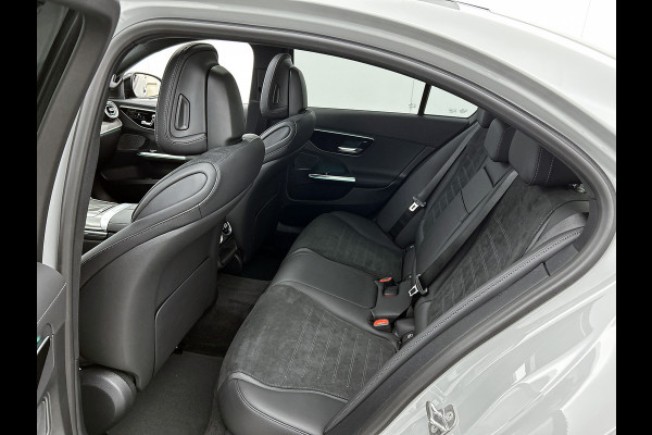 Mercedes-Benz C-Klasse 300 e Business Solution AMG | Nightpakket | Comfortpakket Plus | Middenconsole metaalstructuur | Trekhaak | Panoramaschuifdak | Smartphone integratie | 360° camera | Sfeerverlichting |