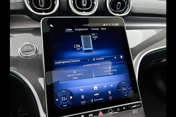 Mercedes-Benz C-Klasse 300 e Business Solution AMG | Nightpakket | Comfortpakket Plus | Middenconsole metaalstructuur | Trekhaak | Panoramaschuifdak | Smartphone integratie | 360° camera | Sfeerverlichting |