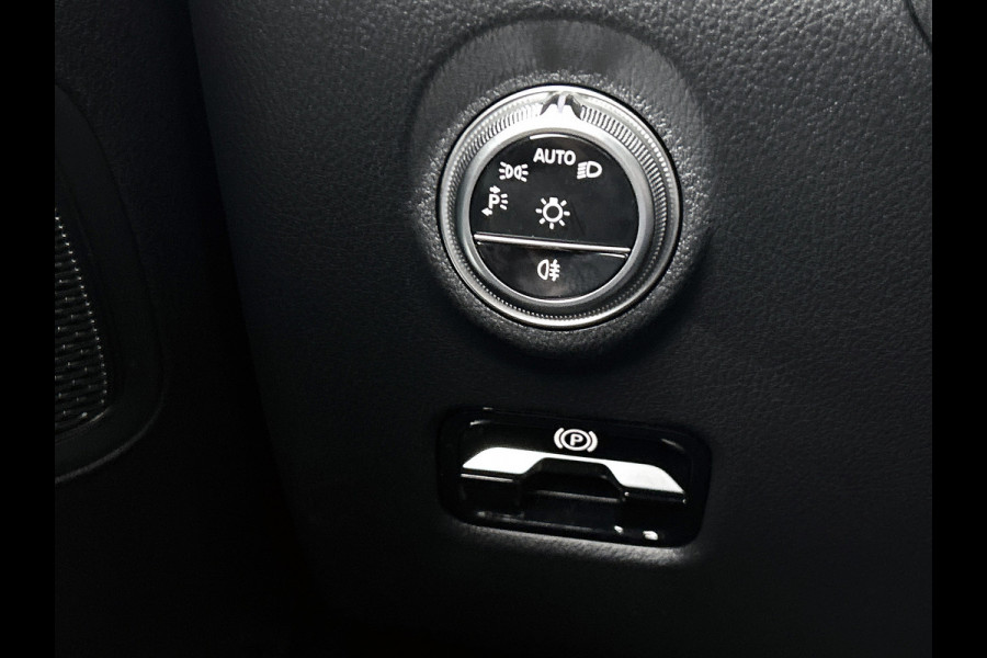 Mercedes-Benz C-Klasse 300 e Business Solution AMG | Nightpakket | Comfortpakket Plus | Middenconsole metaalstructuur | Trekhaak | Panoramaschuifdak | Smartphone integratie | 360° camera | Sfeerverlichting |