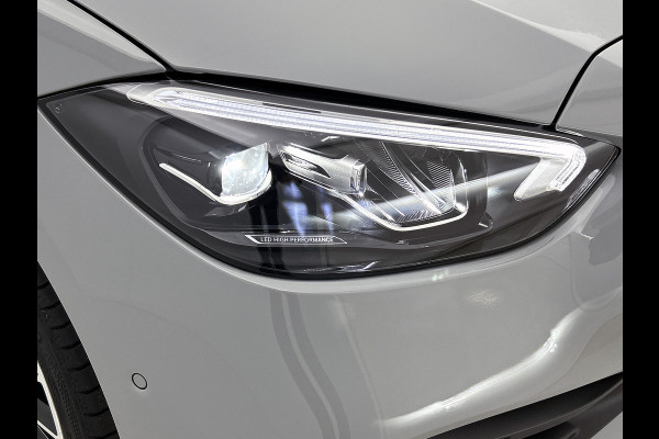 Mercedes-Benz C-Klasse 300 e Business Solution AMG | Nightpakket | Comfortpakket Plus | Middenconsole metaalstructuur | Trekhaak | Panoramaschuifdak | Smartphone integratie | 360° camera | Sfeerverlichting |
