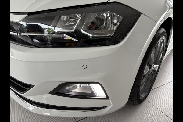 Volkswagen Polo 1.0 TSI Highline Airco - Apple carplay - Navigatie - Parkeersensoren - Parkeer assistent - Cruise control - Licht metalen velgen 16 inch - Lederen versnellingspook - Bluetooth - Led verlichting - Radio - Start/stop systeem - Stuur leder - Stuur multifunctioneel - Elektrische ramen
