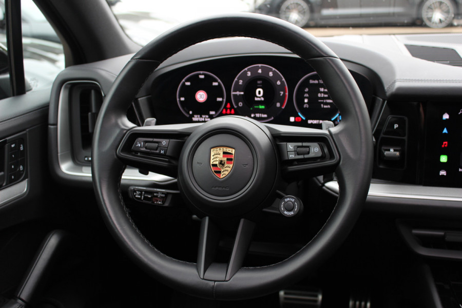 Porsche Cayenne 3.0 S E-Hybrid 519pk / Trekhaak / Panoramadak / 360Camera / Head-up / Achterasbesturing / Bose / 21'' / Luchtvering / Adaptieve Stoelen / Sportdesign+Chrono / Sportuiltaat / Stoelventilatie / Stoelverwarming 4x /