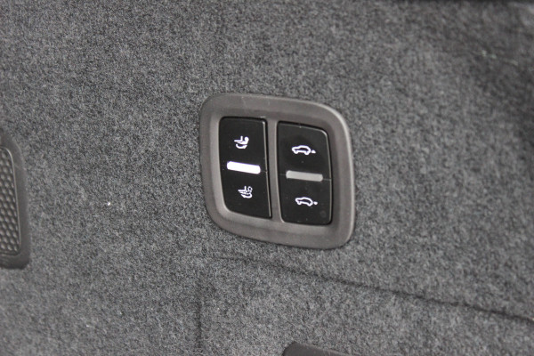 Porsche Cayenne 3.0 S E-Hybrid 519pk / Trekhaak / Panoramadak / 360Camera / Head-up / Achterasbesturing / Bose / 21'' / Luchtvering / Adaptieve Stoelen / Sportdesign+Chrono / Sportuiltaat / Stoelventilatie / Stoelverwarming 4x /