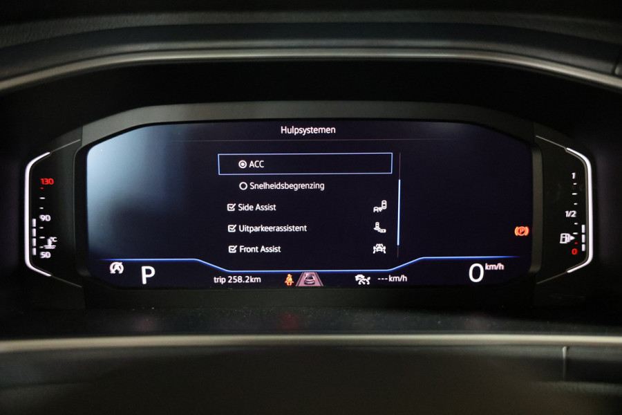 Volkswagen T-Roc 1.5 TSI Style AVM DSG VIRTUAL CARPLAY CLIMA CAMERA PDC "23