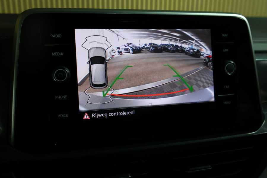 Volkswagen T-Roc 1.5 TSI Style AVM DSG VIRTUAL CARPLAY CLIMA CAMERA PDC "23