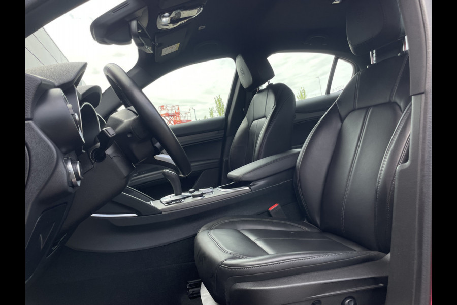 Alfa Romeo Stelvio 2.0 T AWD Ti | Stoel/Stuurverwarming | 20" Velgen | Camera