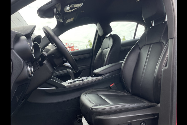 Alfa Romeo Stelvio 2.0 T AWD Ti | Stoel/Stuurverwarming | 20" Velgen | Camera