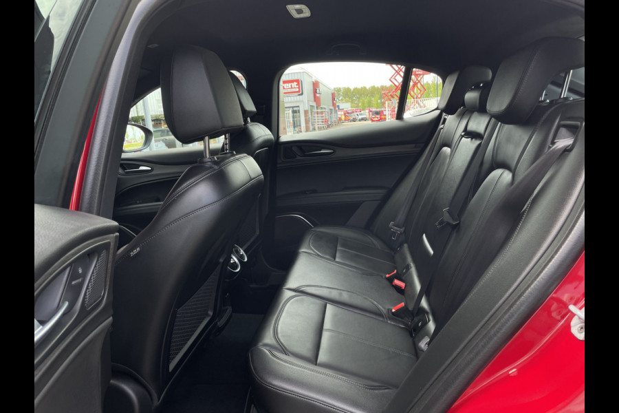Alfa Romeo Stelvio 2.0 T AWD Ti | Stoel/Stuurverwarming | 20" Velgen | Camera