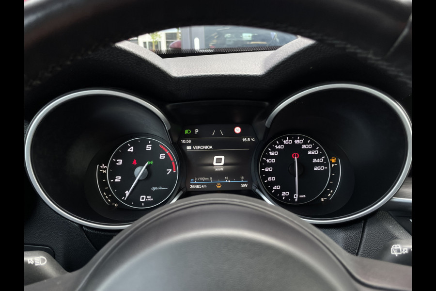 Alfa Romeo Stelvio 2.0 T AWD Ti | Stoel/Stuurverwarming | 20" Velgen | Camera
